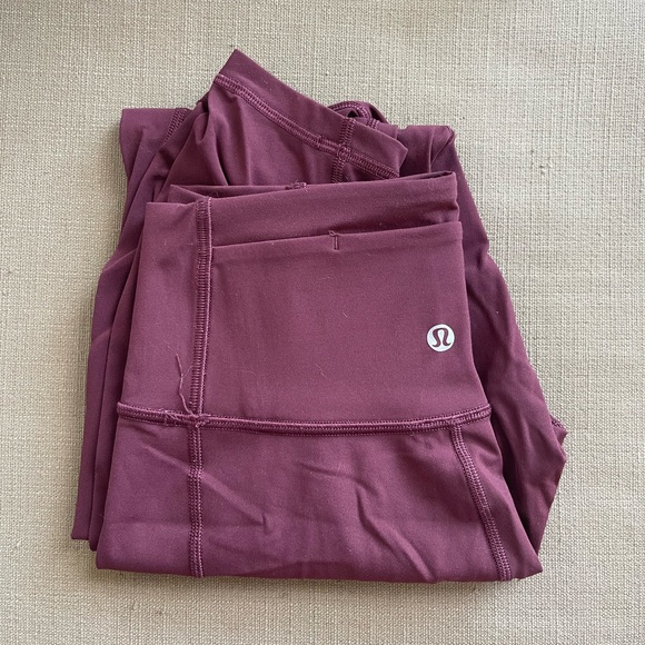 Maroon/burgundy/dark red lululemon leggings - Picture 5 of 5